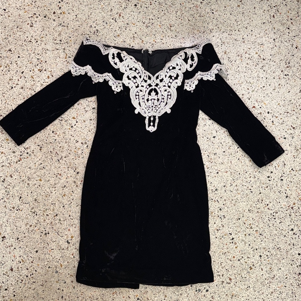 Vintage Scott McClintock black velvet white lace off shoulder mini dress 6